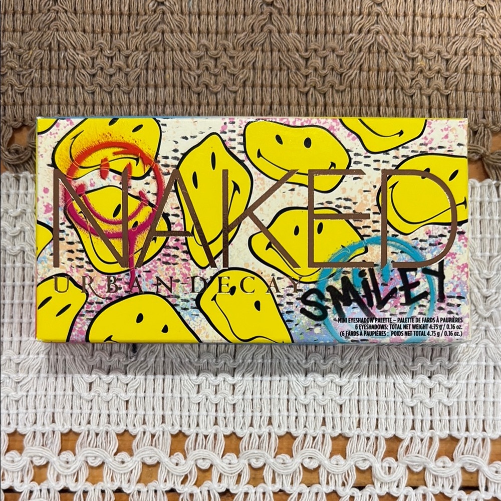 Urban Decay Smiley Edition Eyeshadow Palette